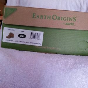 New (in-box)Earth Origins Crowley Ankle Boot